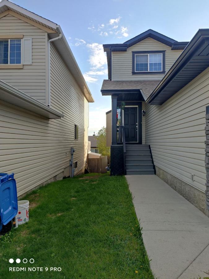 Lovely Home YYC Екстериор снимка