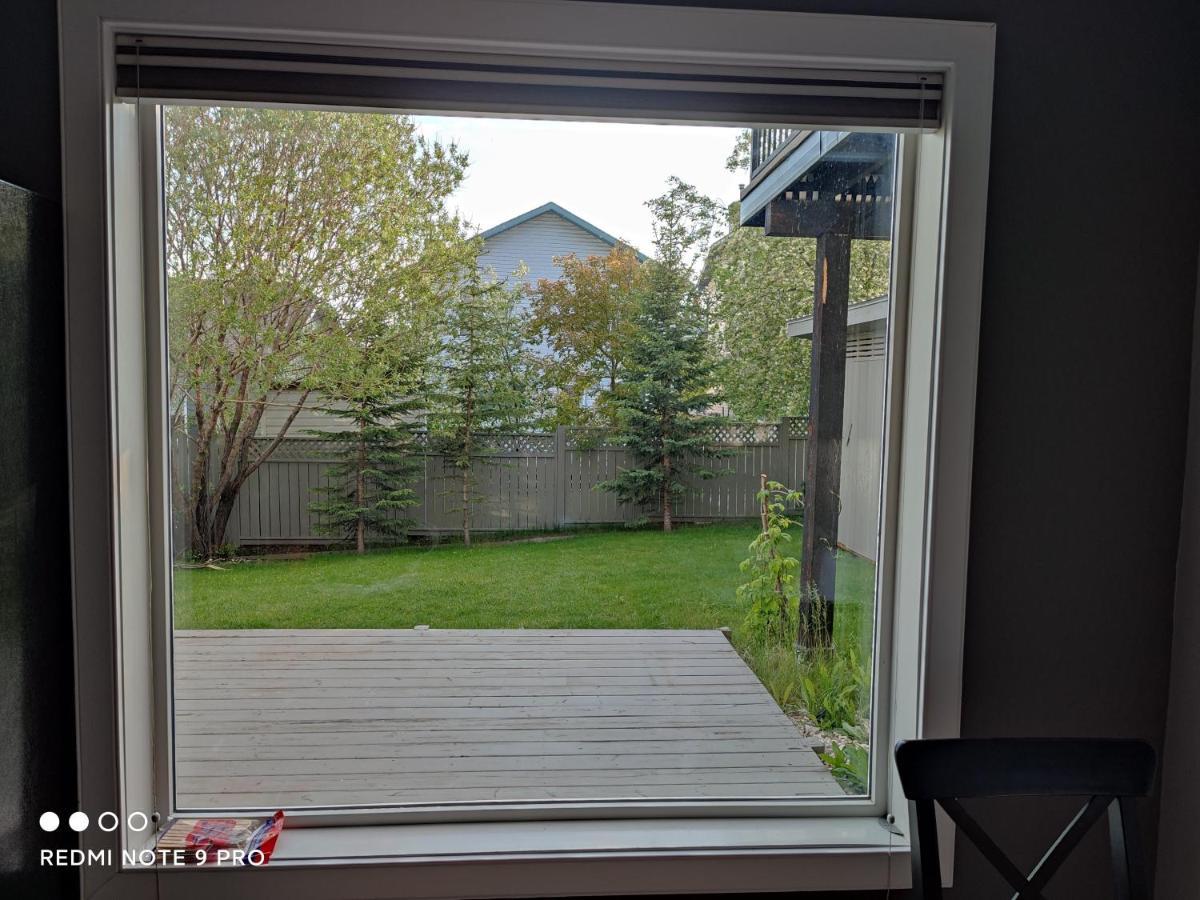 Lovely Home YYC Екстериор снимка