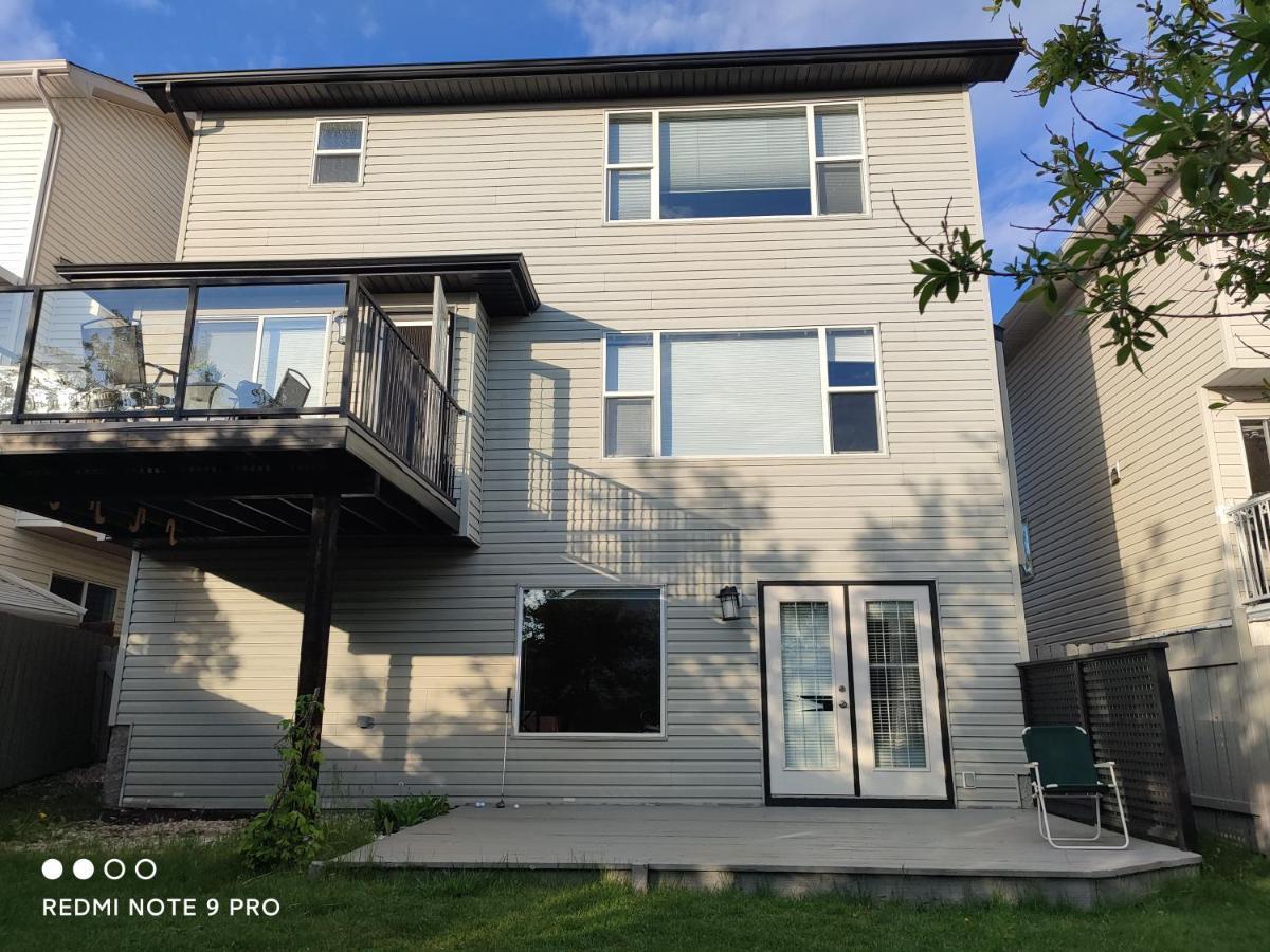 Lovely Home YYC Екстериор снимка