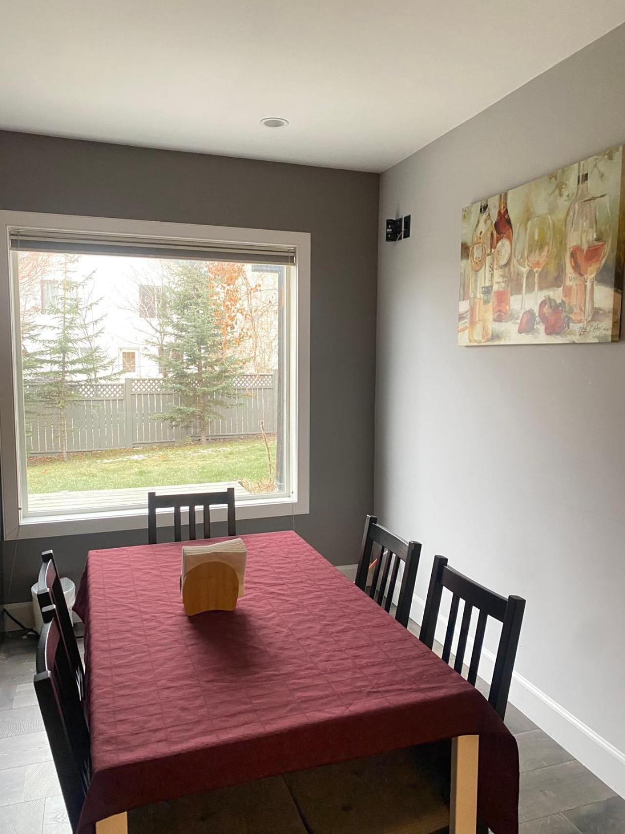 Lovely Home YYC Екстериор снимка