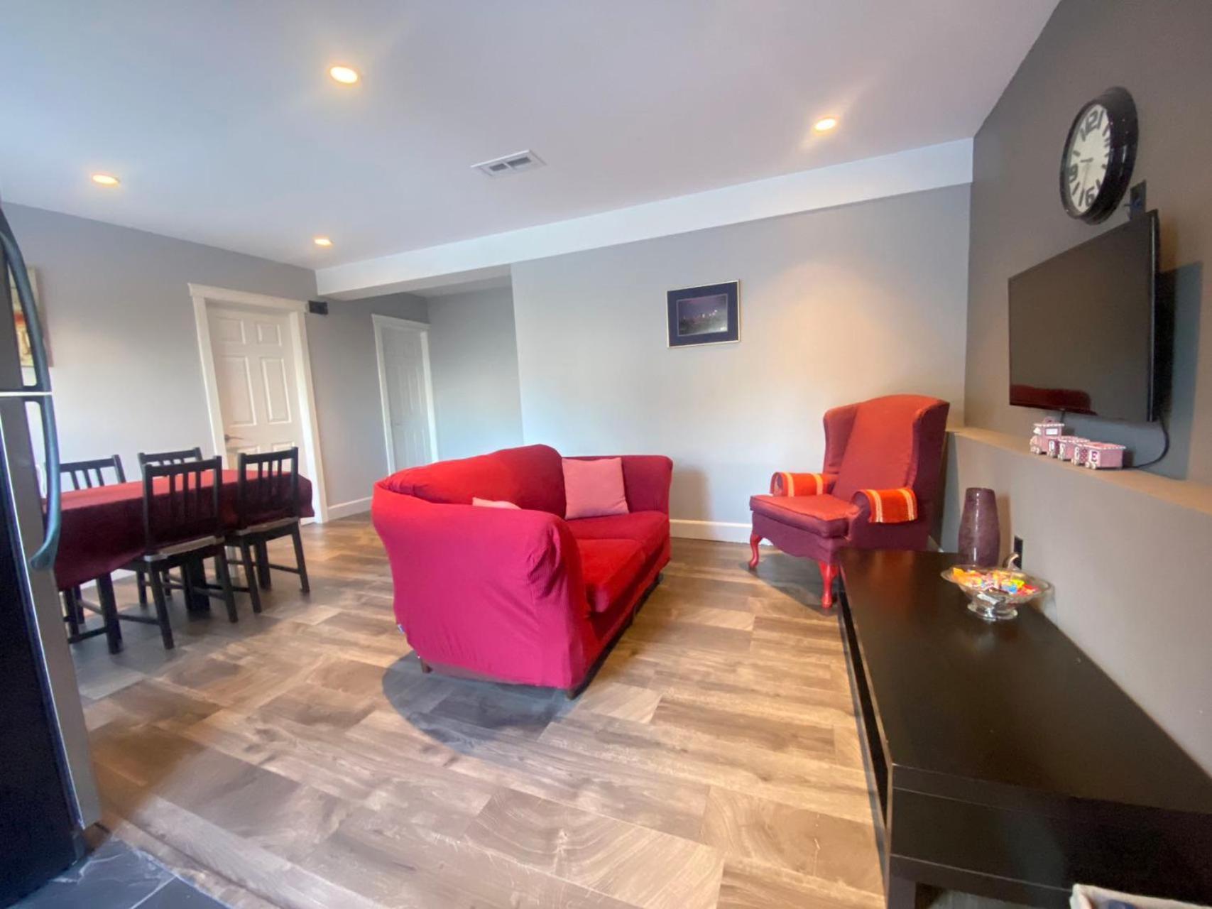 Lovely Home YYC Екстериор снимка